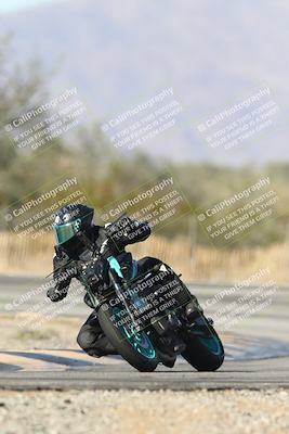 media/Dec-01-2025-Moto Forza (Mon) [[2daa91e15f]]/2-Intermediate Group/Session 3 (Turn 3)/